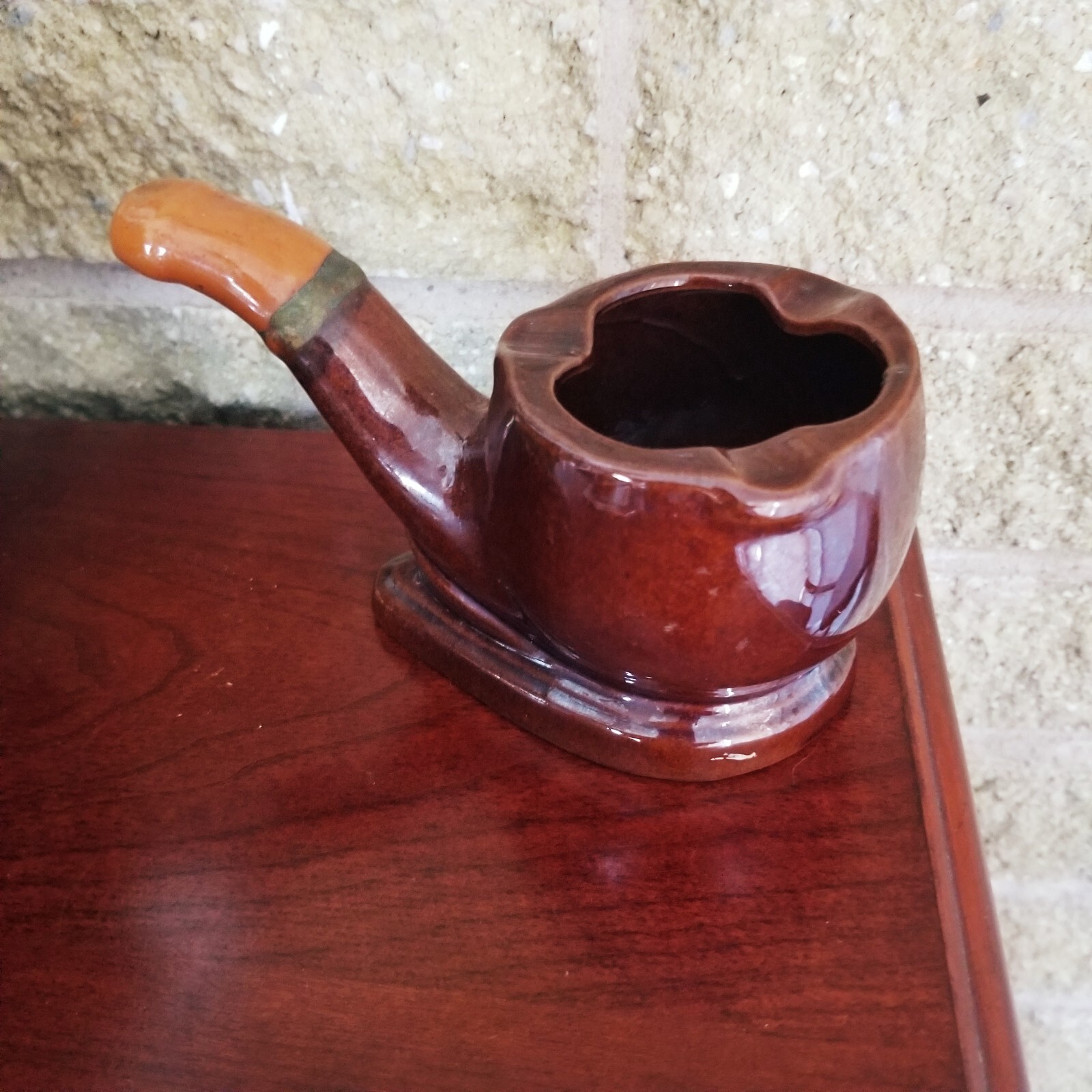 Vintage Tobacco Pipe Shaped Ceramic Pottery Ashtray w/ Gold Trim NAPCO Japan Men