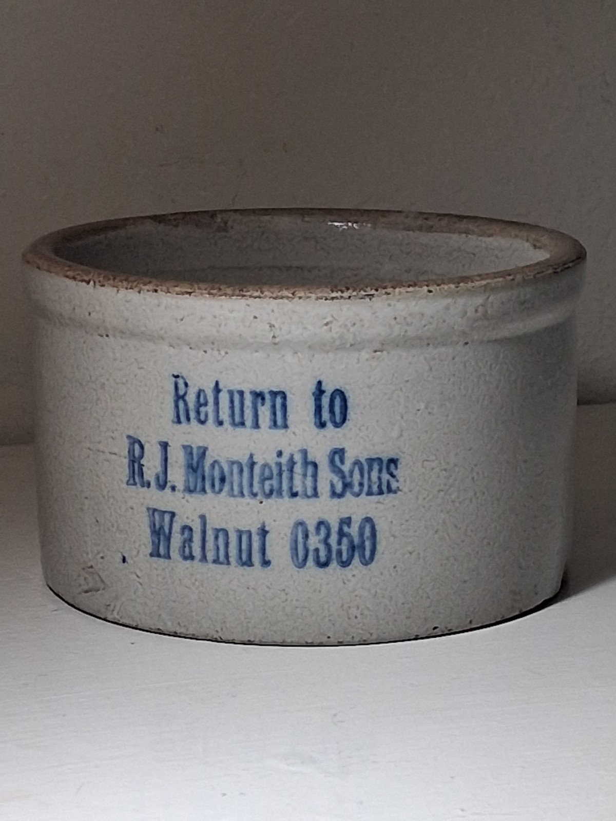 Antigue R.j Monteith Dons Walnut 0350 Stoneware, Detroit Michigan, Small 5 Inch