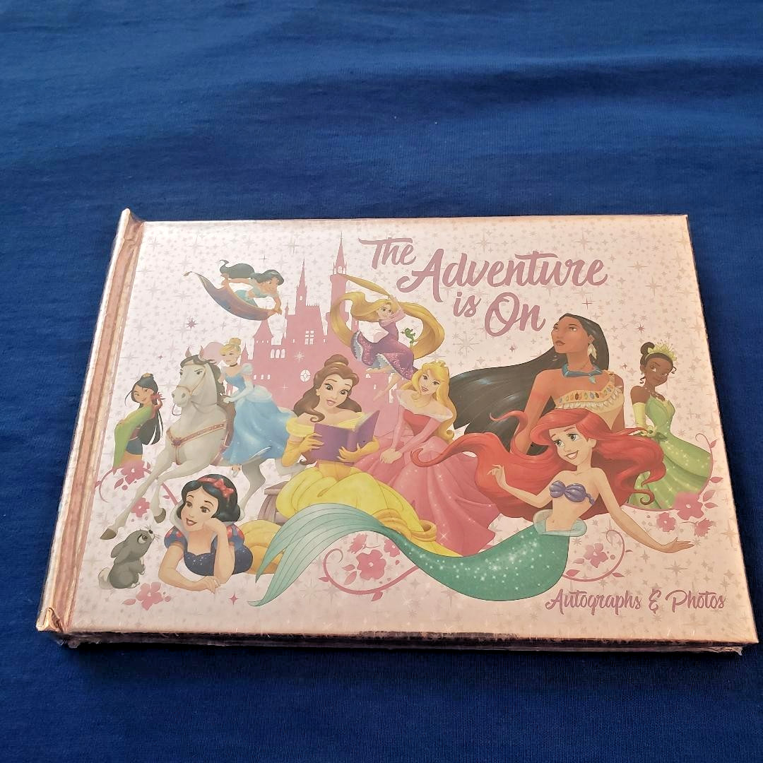 Disneyland Resort WDW Disney Princess Official Autograph Book Adventure is On