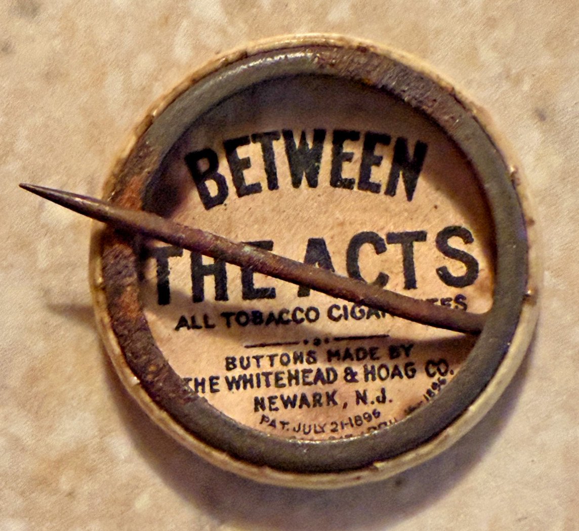 Whitehead Hoag Argentine Republic Pin Between The Acts Tobacco Cigarettes / C458