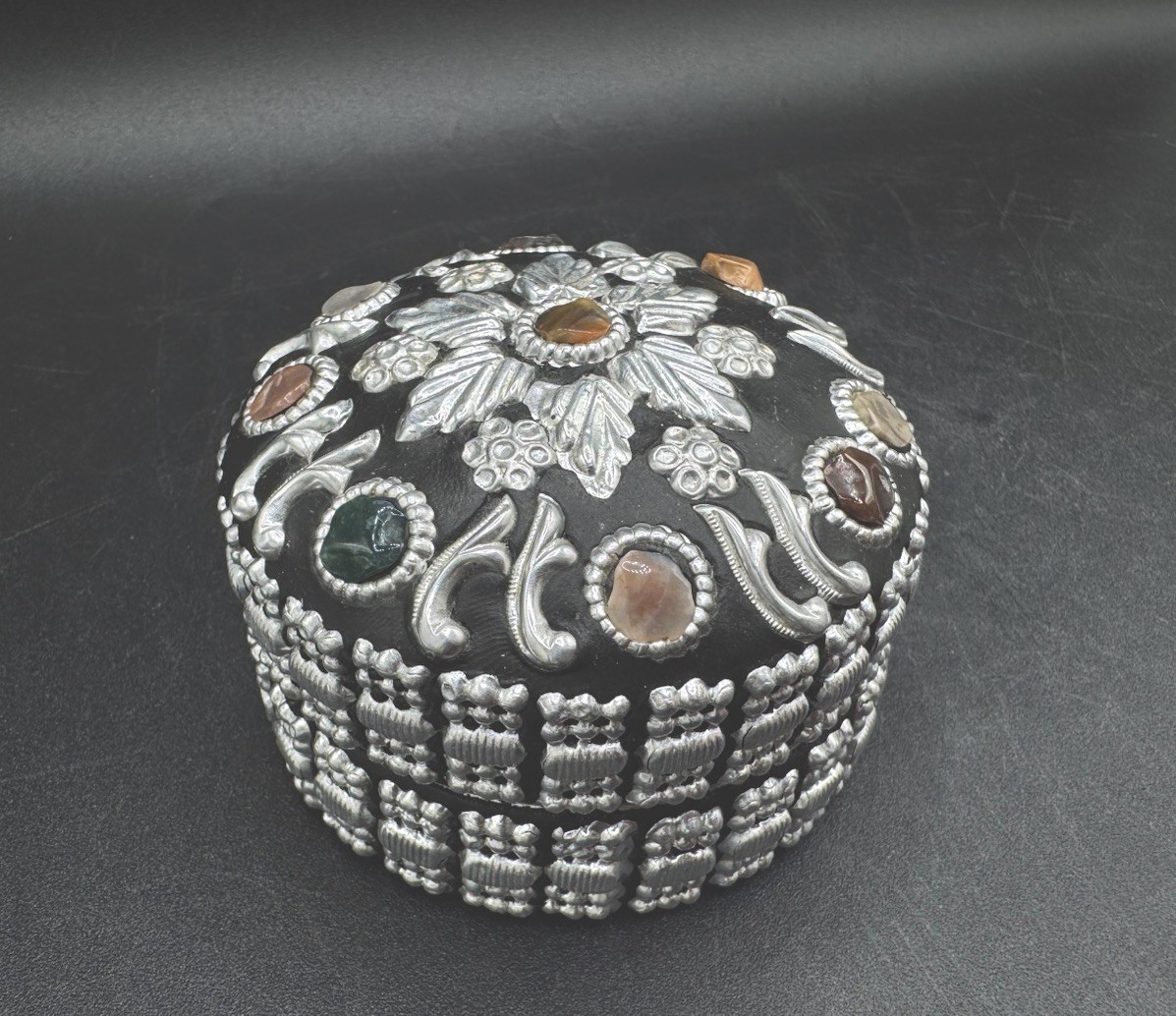 Vtg Black Silver Semi Precious Stones Lidded Box Velvet Inside Small Round 3”
