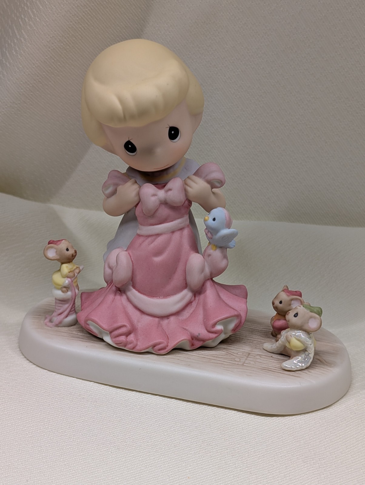 2008 Precious Moments Disney Showcase Cinderella Figurine