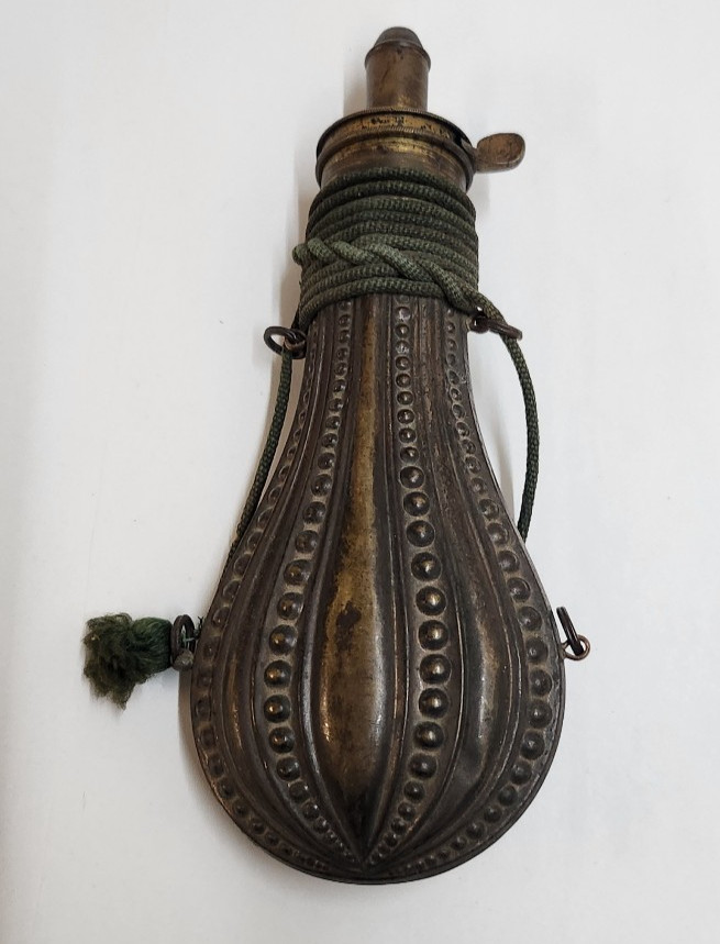 Vintage Medium Brass Powder Flask Riling #300