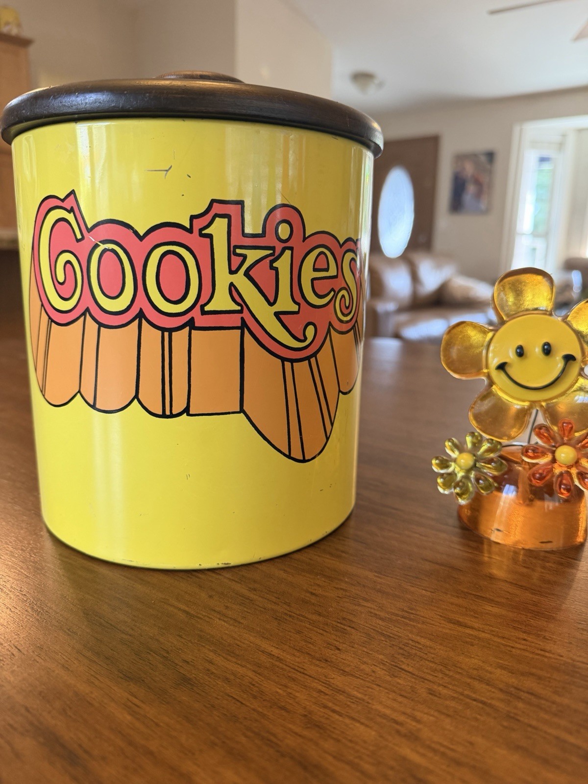 VERY RARE 1970’s Retro Ransburg Metal Cookie Tin/ Canister with wood lid.