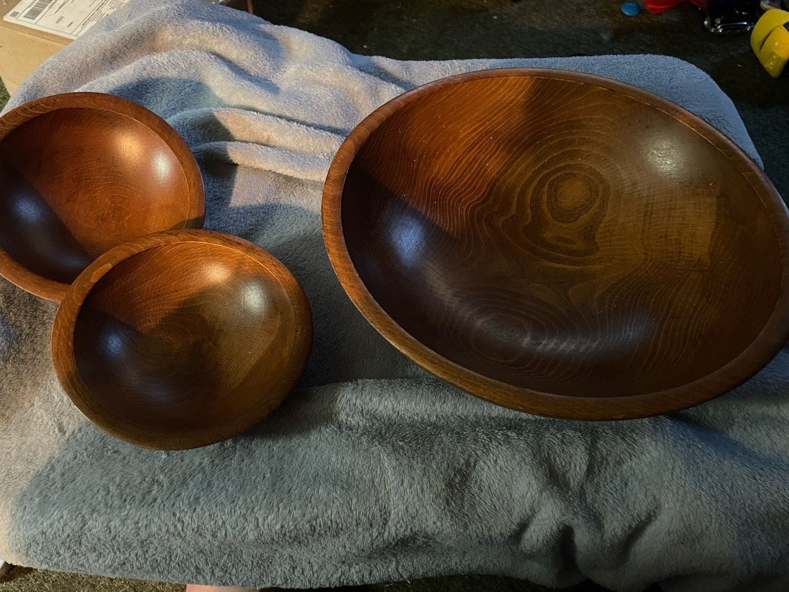 Beautiful Woodcraftery Oval Lg. Bowl And 2 Sm. Bowl Set