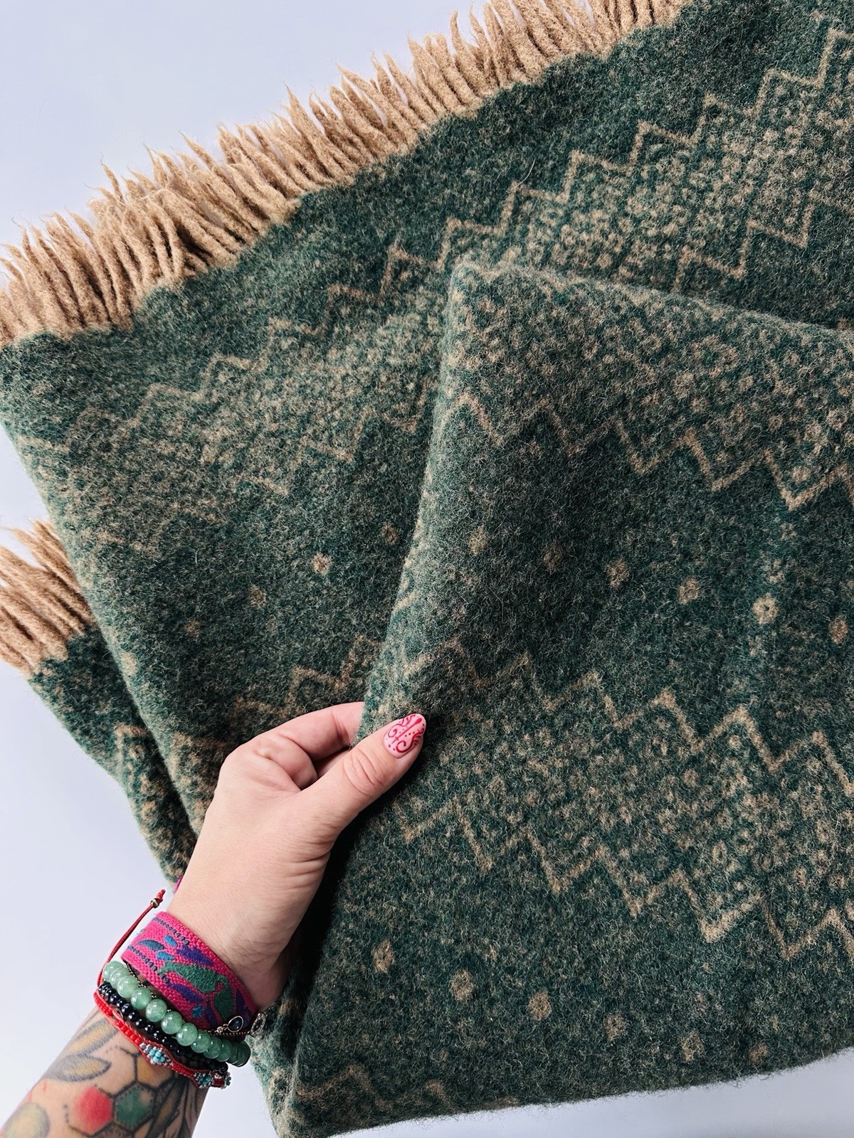 Vintage Amana Woolen Mill Wool Throw Blanket Green Tan Nordic USA 60x42 Fringe