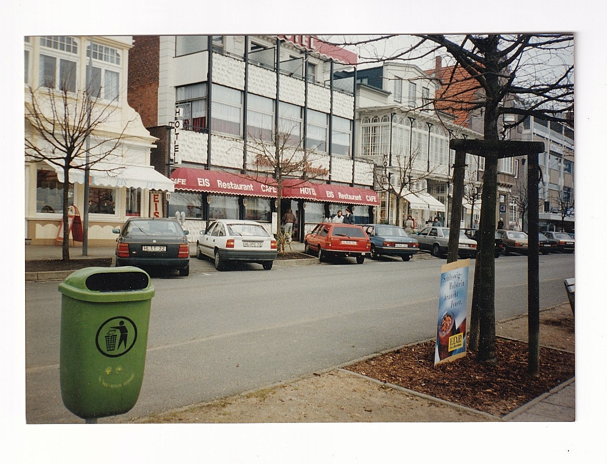 Old Color Photo European City Street Hotel Cars Travel Vintage K828