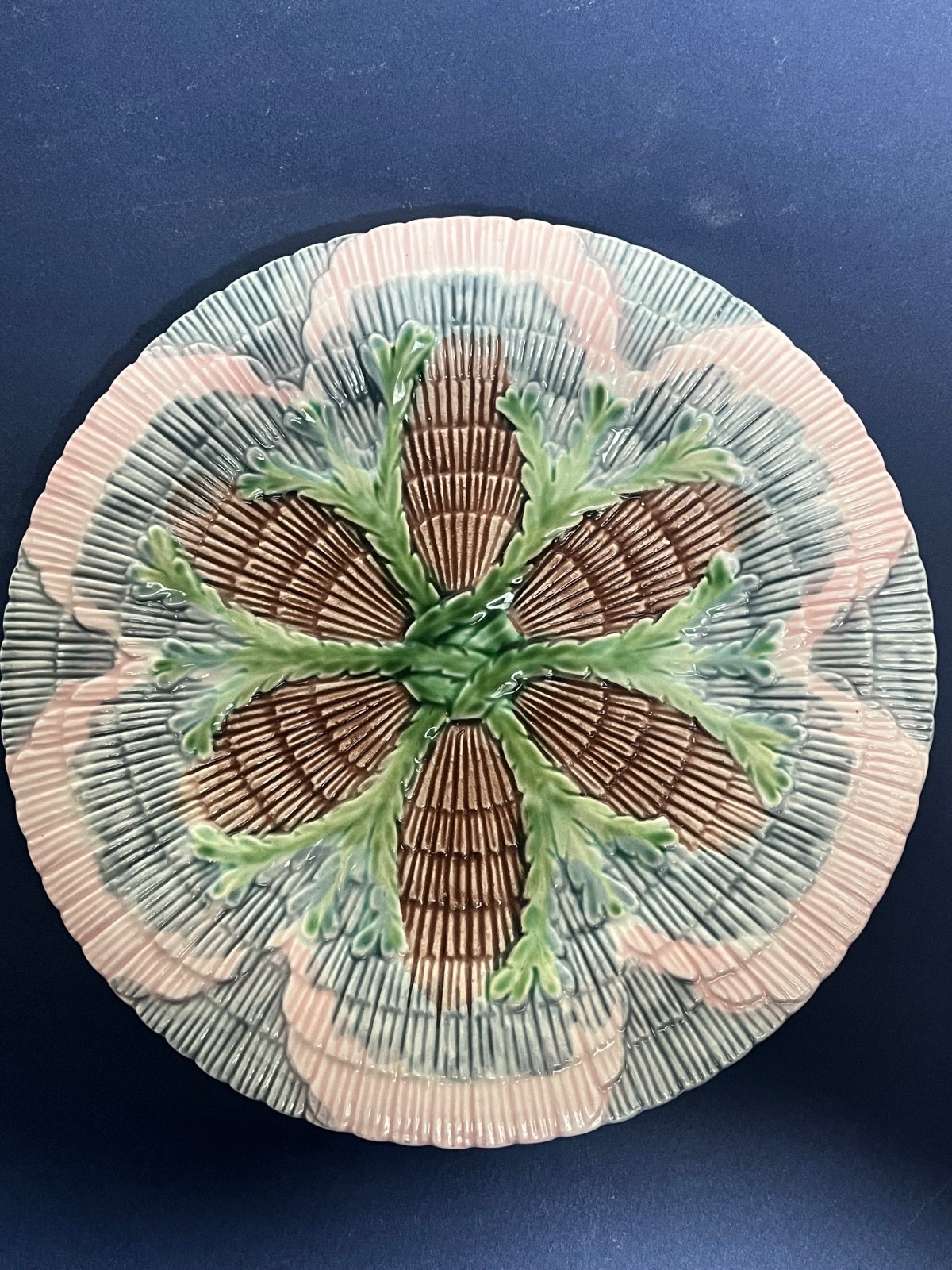 Rare  1  -Horchow Etruscan Majolica Shell And Seaweed 8 1/2 in Plate, j 81