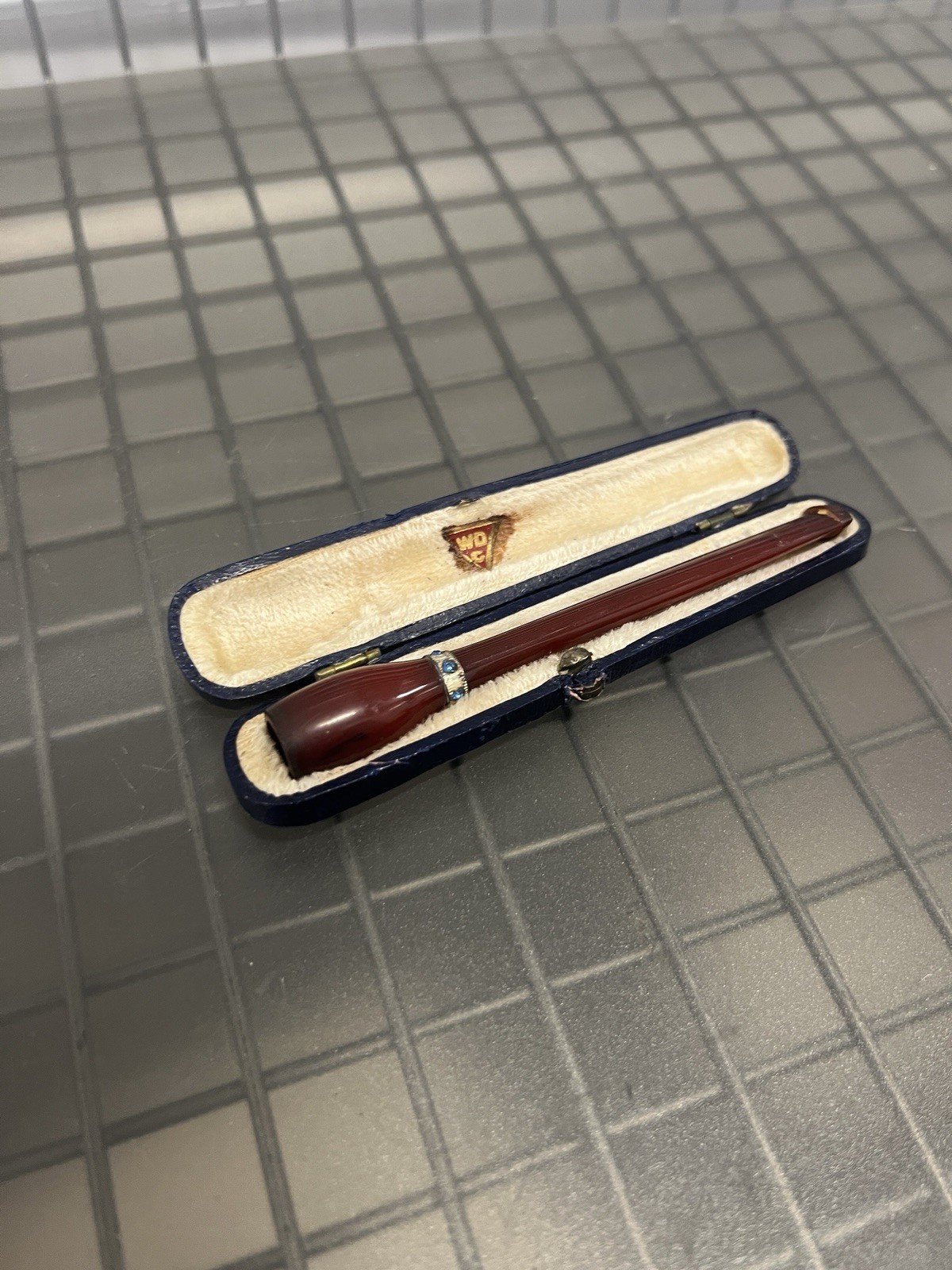 Antique Sapphire? & Gold Triangle Cherry Bakelite Cigar Cigarette Holder WDC Antique Sapphire? & Gold Triangle Cherry Bakelite Cigar Cigarette Holder WDC