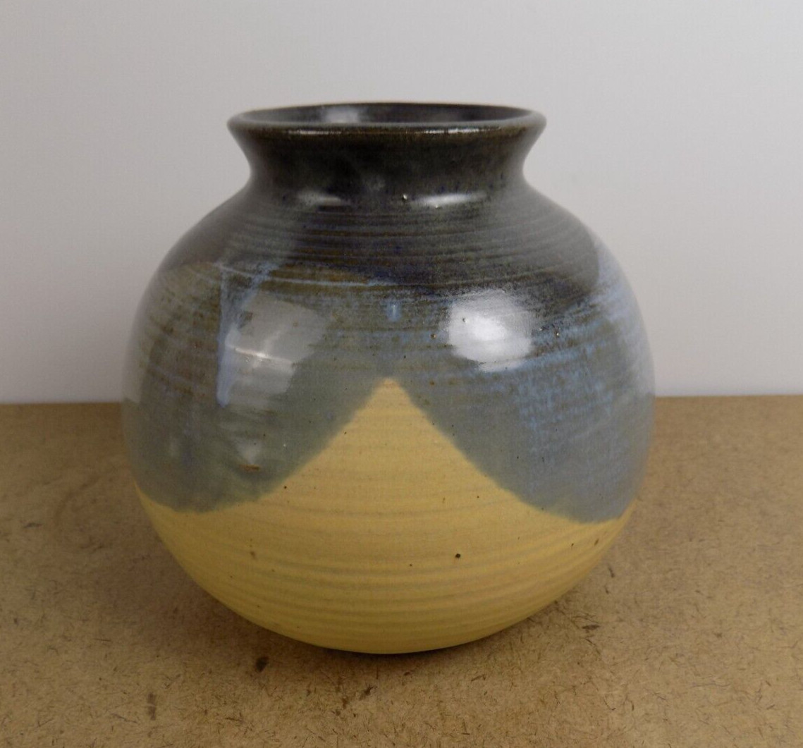 Valerie Rabinskas Studio Art Pottery Vase Vintage 1970s Valerie Rabinskas Studio Art Pottery Vase Vintage 1970s