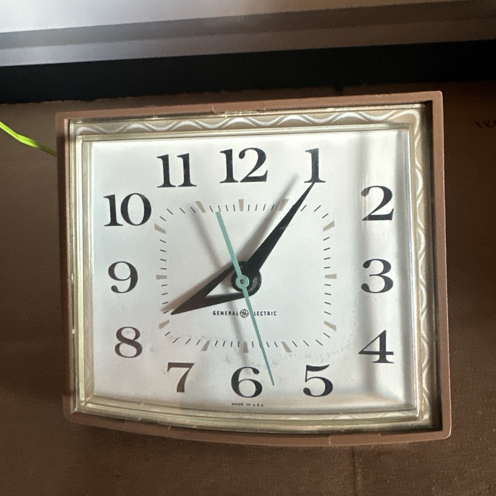 Vintage MCM General Electric Kitchen Wall Clock Model 2148 - Working