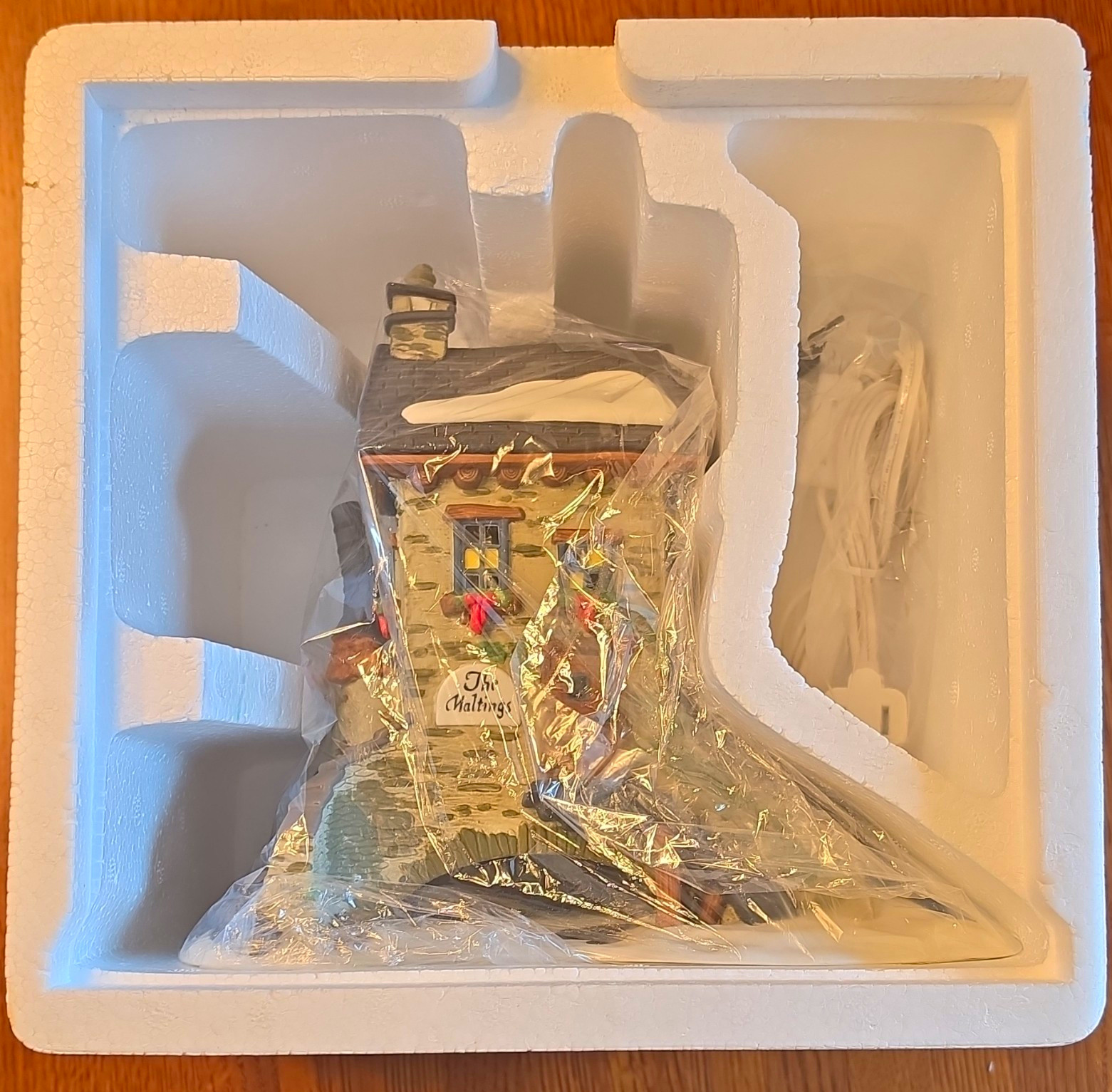 Dept 56 Dickens’ Village The Maltings Porcelain Boxed 1995