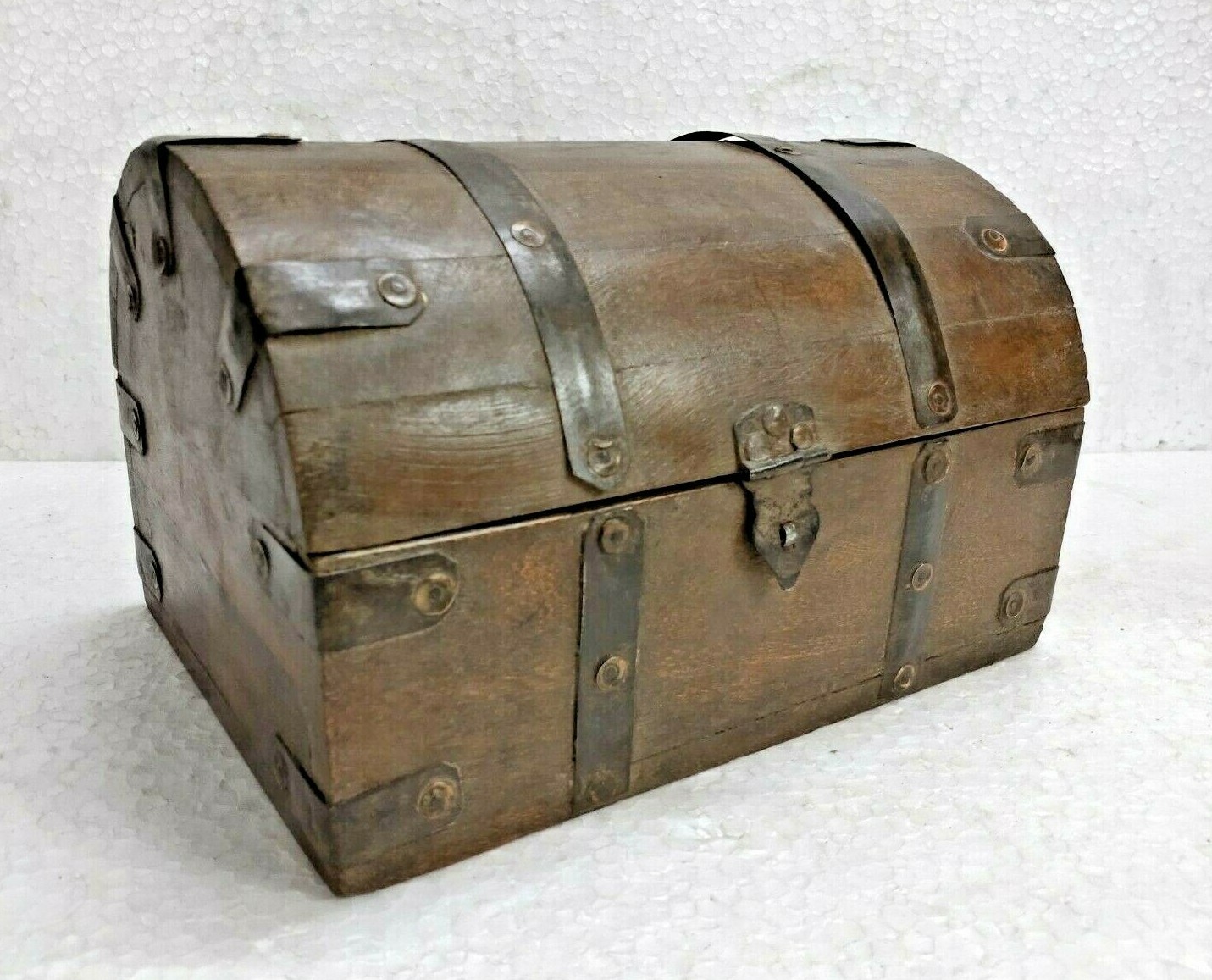 VINTAGE RARE HANDMADE RUSTIC IRON FITTED BIG SIZE HEAVY HALF ROUND WOODEN BOX