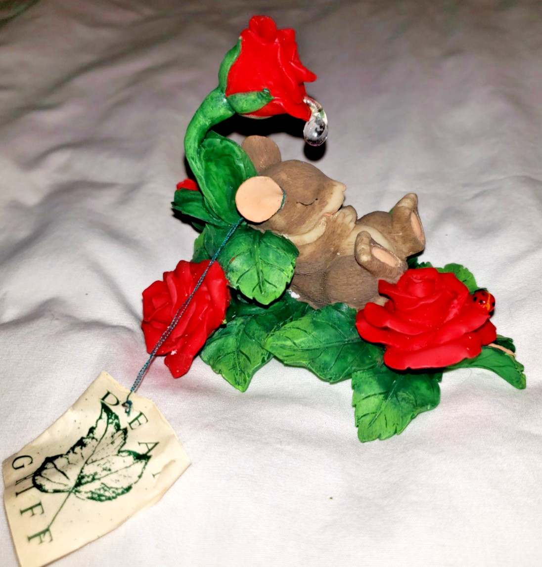 VTG 1997 SILVERSTRI CHARMING TAILS SIGNED BY ARTIST LIFE A BED OF ROSES FIGURINE