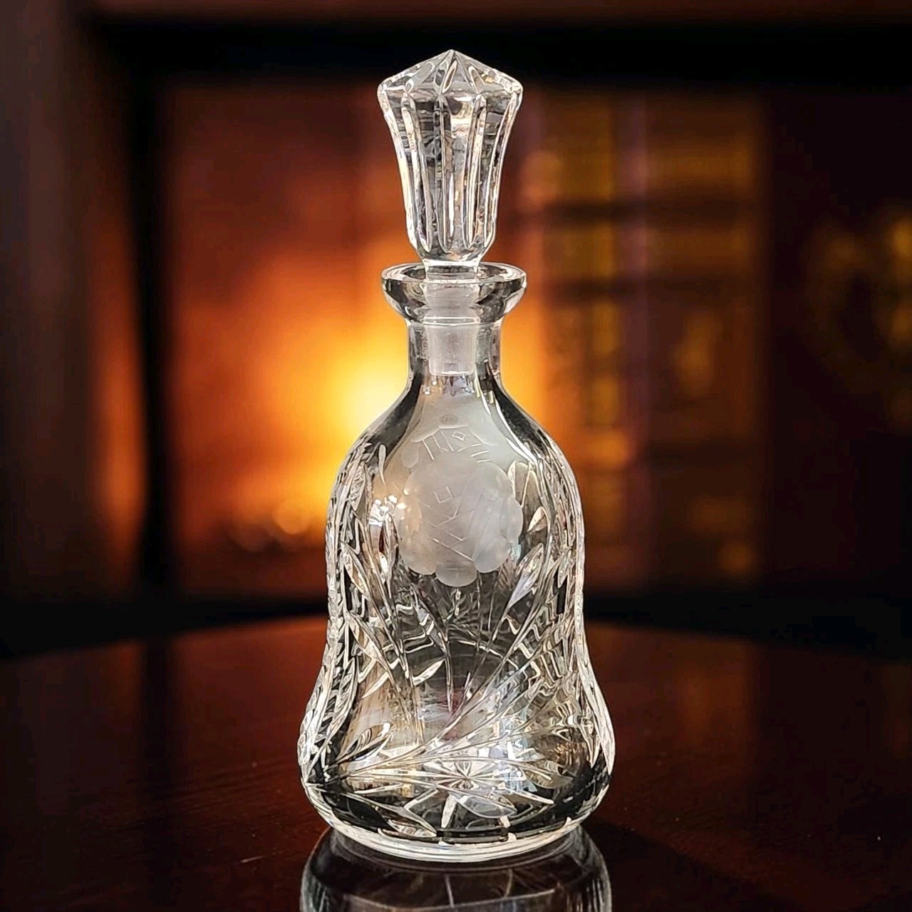 Vtg Beyer & Co. Lead Crystal Decanter Etched Frosted Roses & Leaves 9.5 Vtg Beyer & Co. Lead Crystal Decanter Etched Frosted Roses & Leaves 9.5