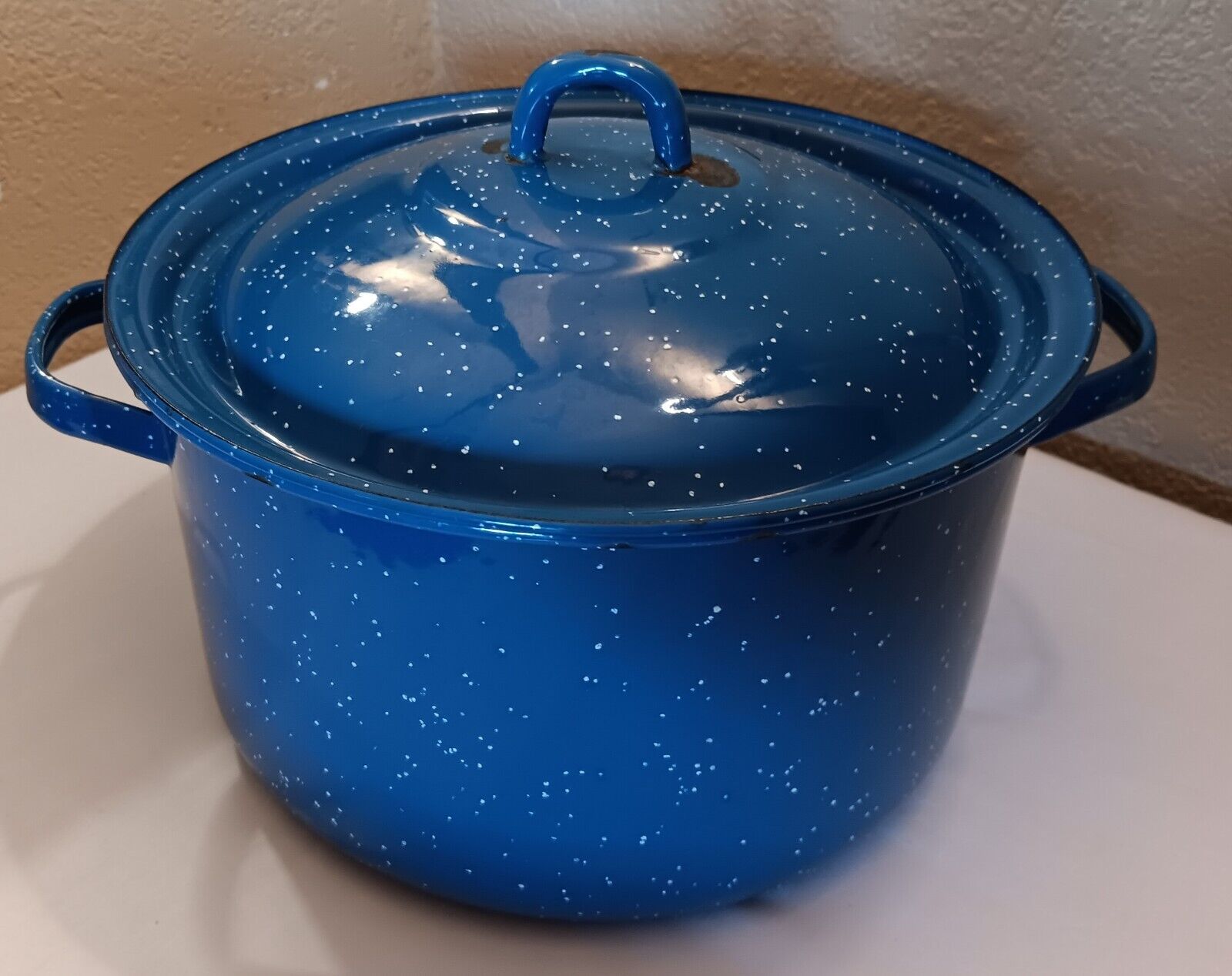 Vintage Enamelware Lidded Pot & Med Bowl