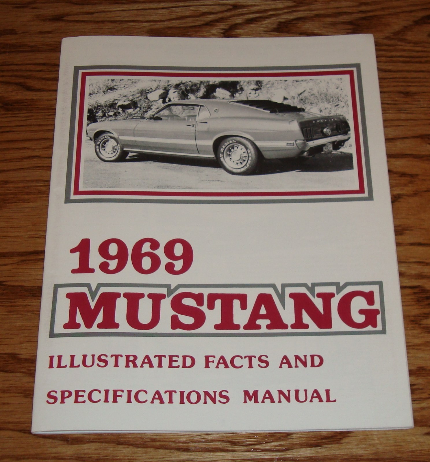 1969 Ford Mustang Illustrated Facts and Specifications Manual Brochure 69