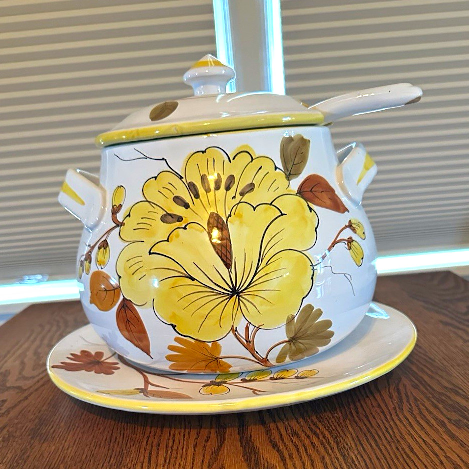 Made in Italy Floral Glazed Ceramic Soup Tureen  w/ Lid Spoon Underplate