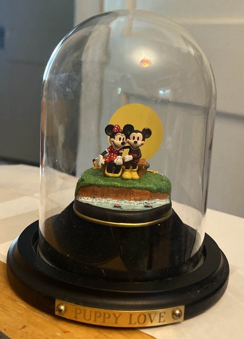  GOEBEL MINIATURES DISNEY 1996 DISNEYANA CONVENTION L/E PUPPY LOVE EXC. COND.
