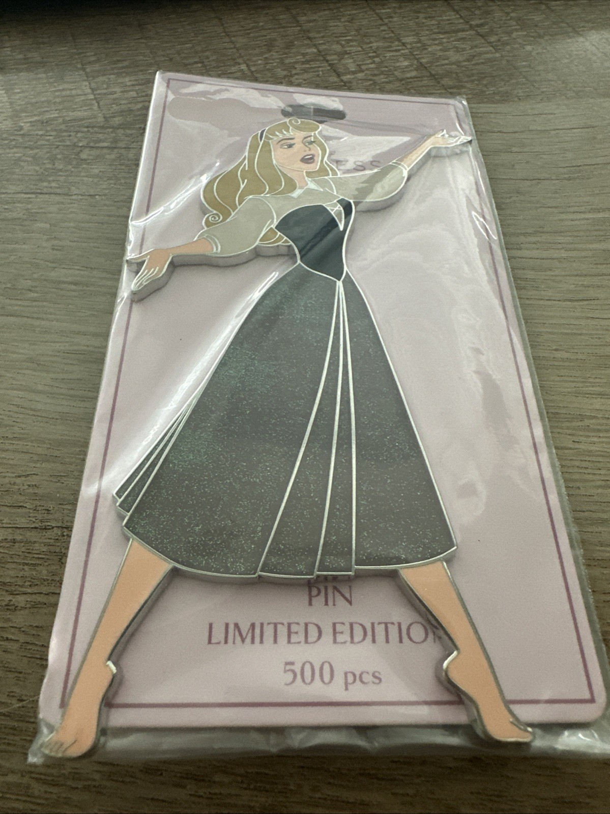 GoPinPro NYCC Aurora Briar Rose Disney Jumbo LE 500 Pin Exclusive IN HAND NEW