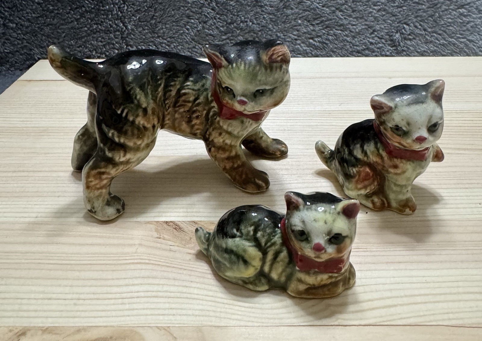 Vintage Royal Japan Mama Cat & 2 Kittens Figurines Striped Tabbies 1950’s