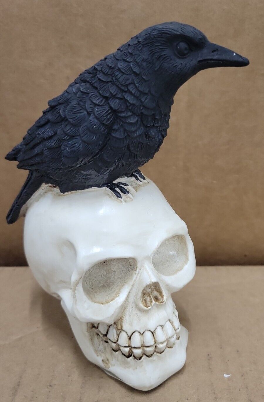 NWT Darice Halloween Resin Crow Stand On Skull
