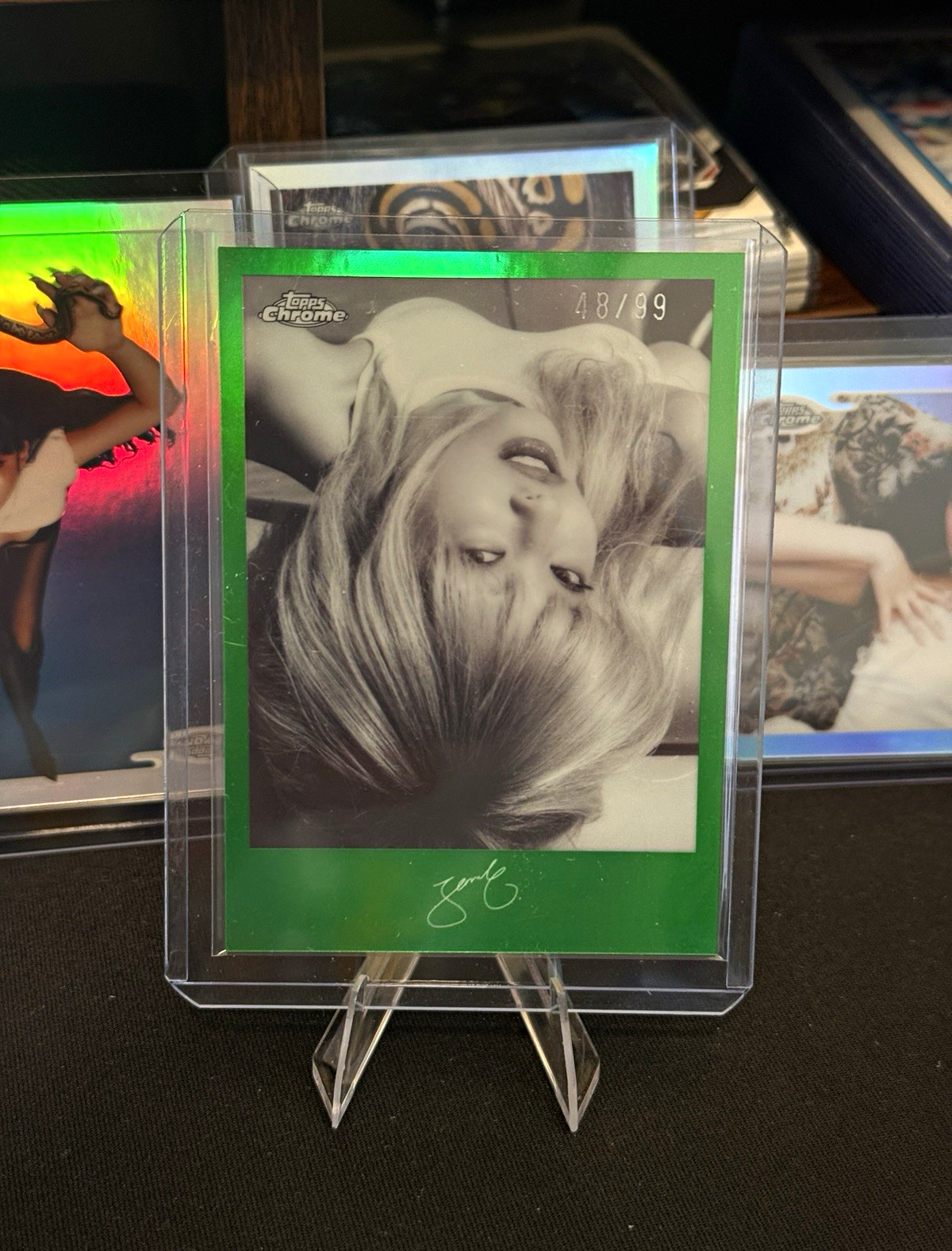 2026 Topps Chrome Jennie Monochrome Mementos Auto Green Parallel MM5 48/99