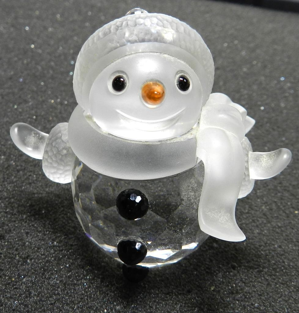 SWAROVSKI SNOWMAN FIGURINE sz-2 1/4\