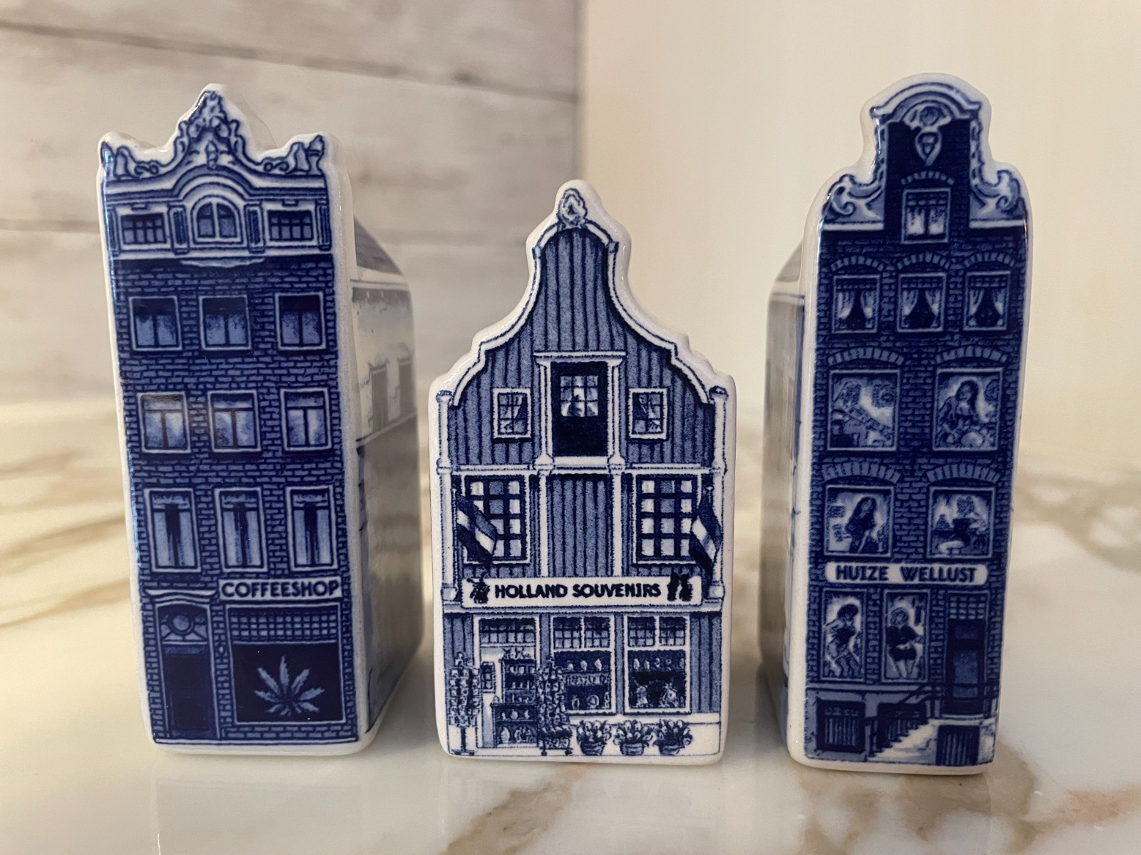 MT1151 Lot of 3 mini houses, Heinen Delfts Blauw, blue/white Makers mark