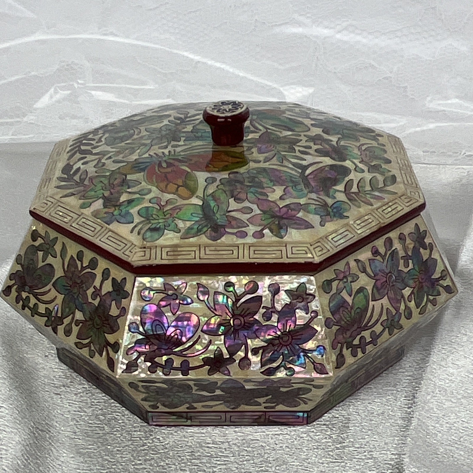 Vtg Korean Najeon Chilgi Octagonal Lacquer Box Abalone MOP Inlay Butterfly⁠