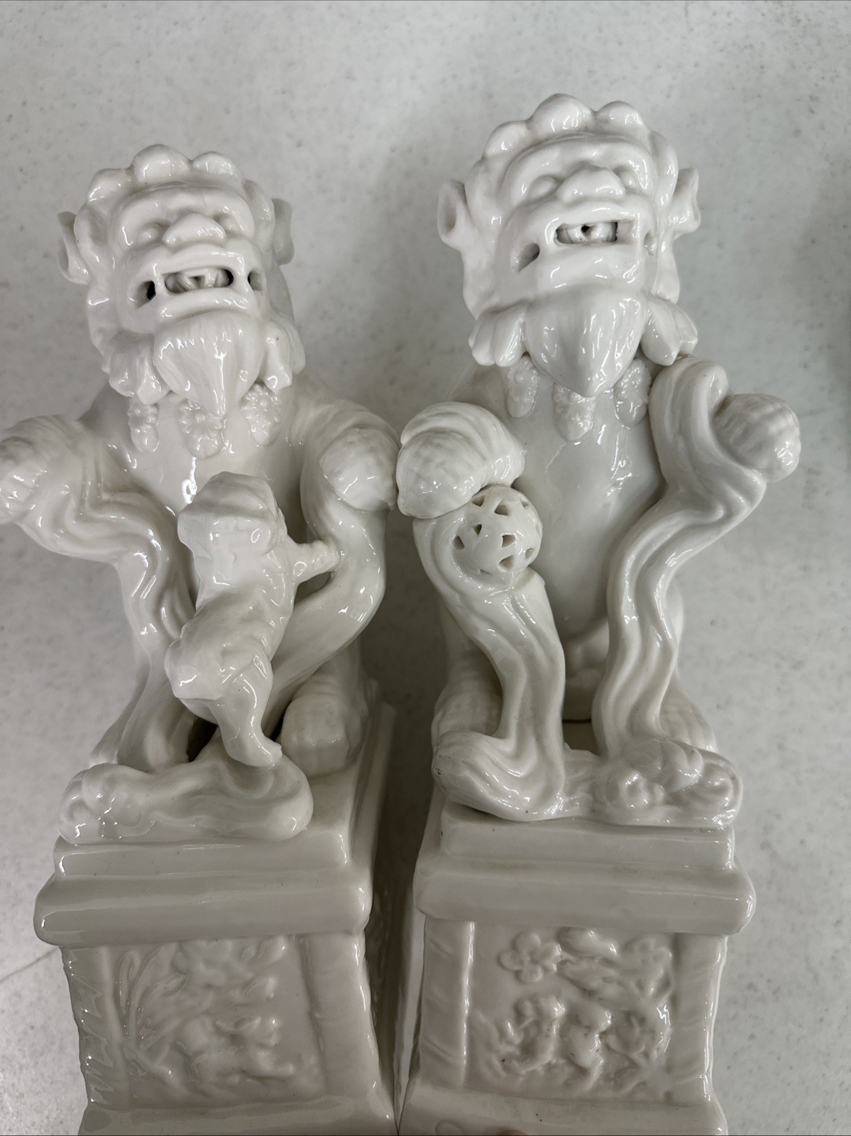 Vintage Chinese Porcelain Foo Dog Statue White Lion 8.5”