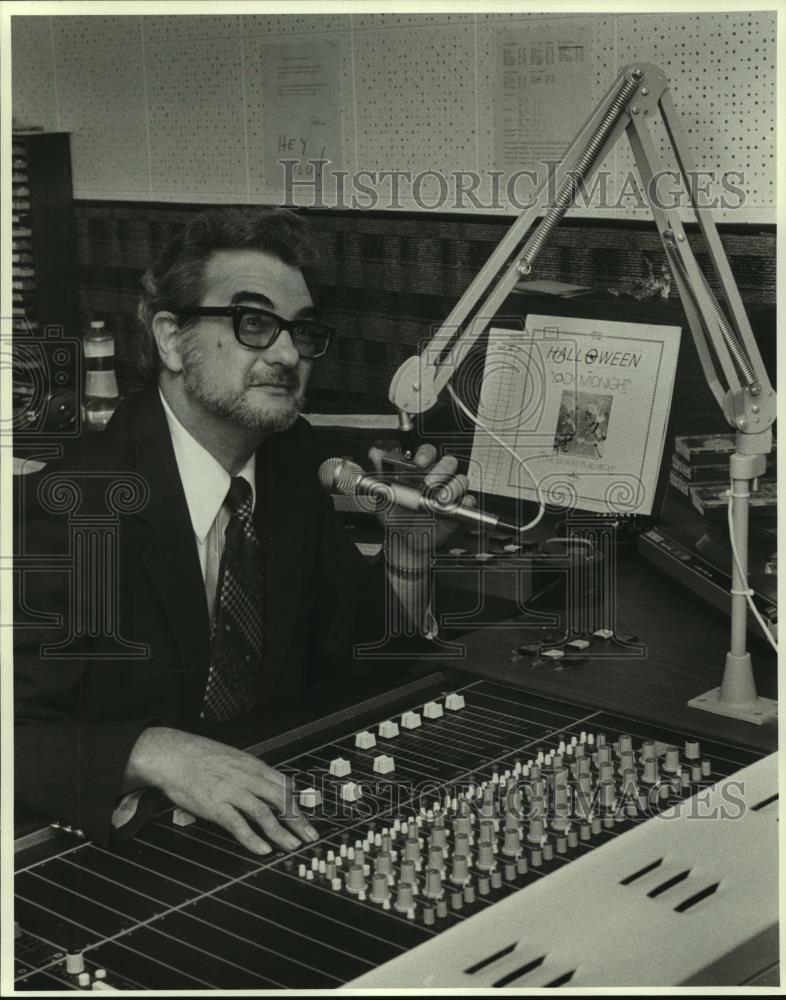 1980 Press Photo Joe Culotta, host of Sunday morning \ 1980 Press Photo Joe Culotta, host of Sunday morning \