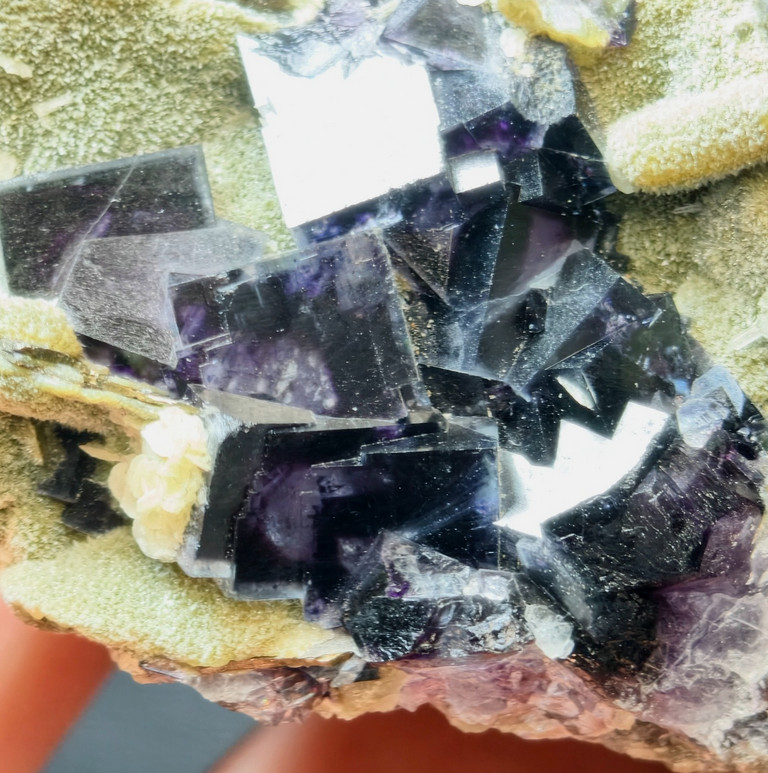 Clear Purple Phantom Fluorite Quartz Specimen Yindu District 128 Grams