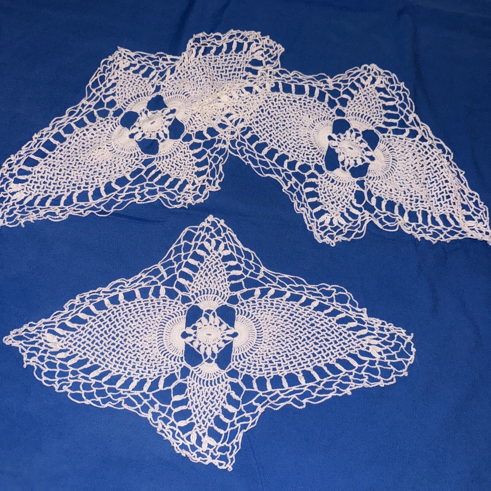 lot of 3 doilie doily vintage dainty white 14.5x9 inch flower