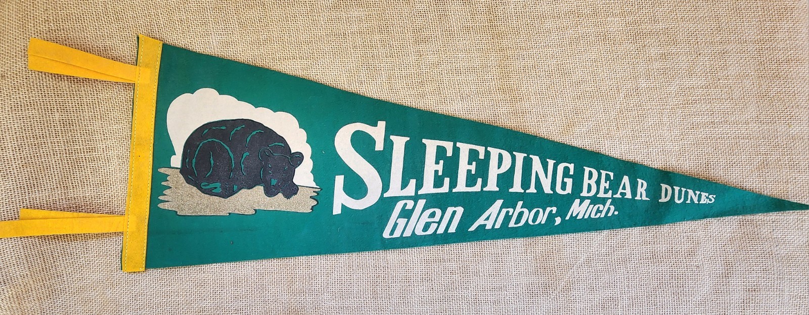 ⛵ Vintage Sleeping Bear Dunes Souvenir flag Pennant - Glen Arbor Lake Michigan