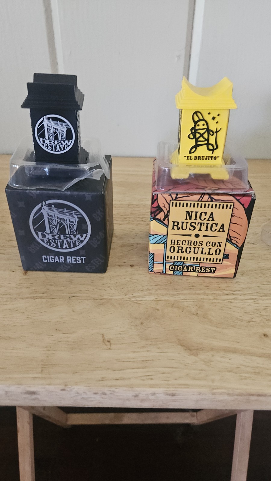 New Pair Drew Estate Cigar Rests NIB