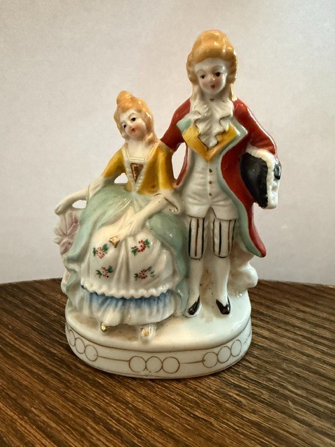 Vintage Figurine of Colonial/Victorian Couple Made in Occupied Japan