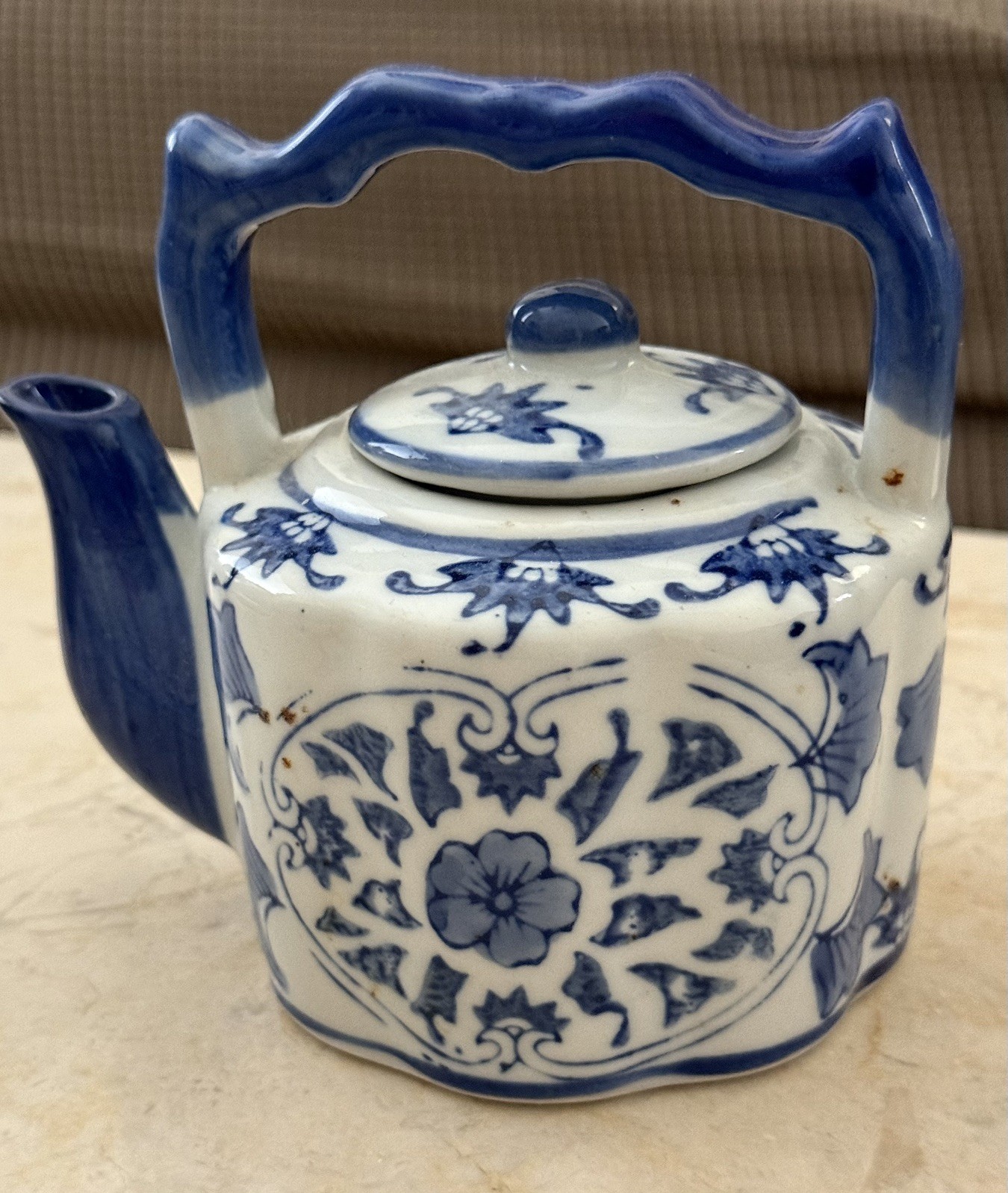 Cobalt Blue & White Chinoiserie Porcelain Small Teapot, Flower Pattern 5\ Cobalt Blue & White Chinoiserie Porcelain Small Teapot, Flower Pattern 5\