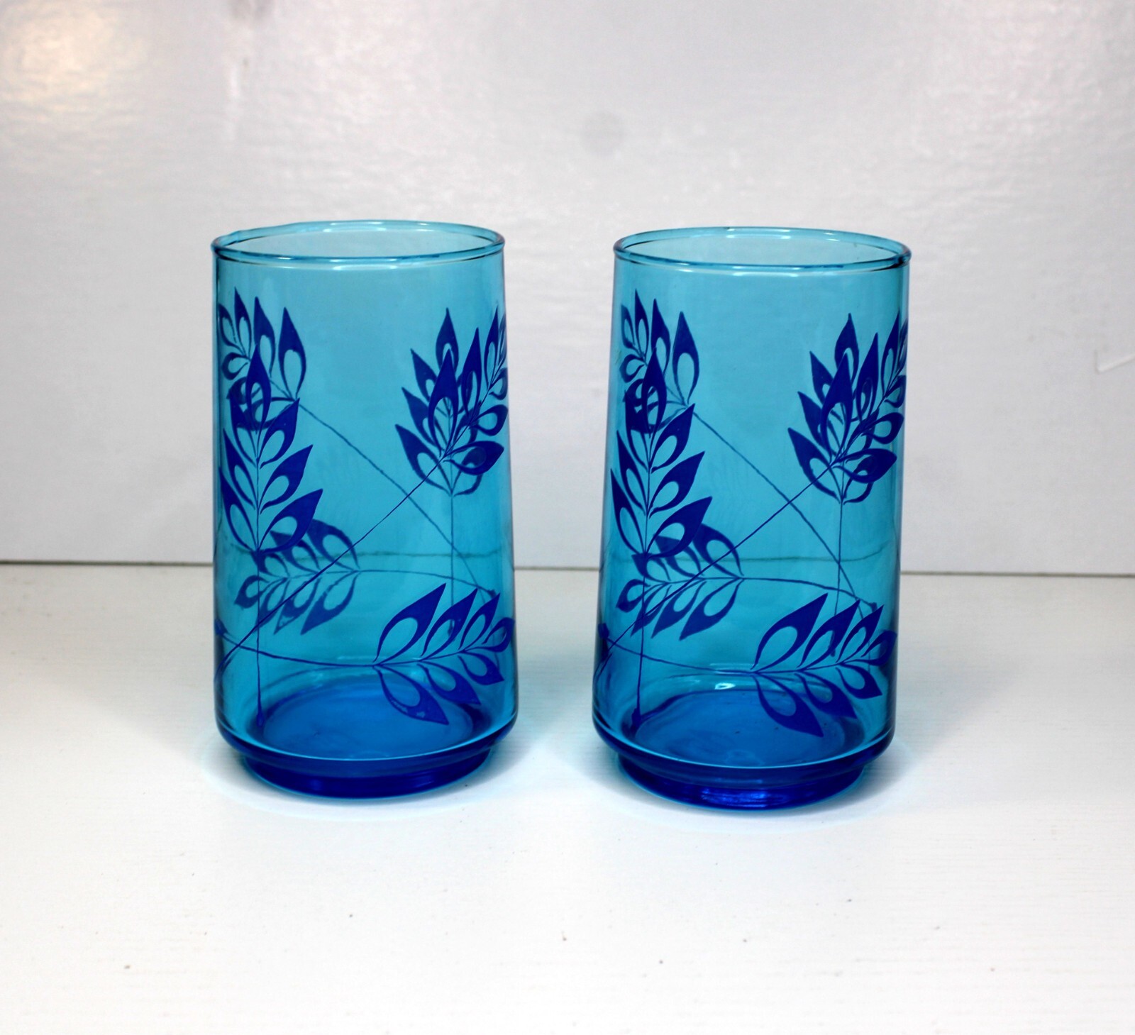 1960’s Pair of Libbey Glassware Blue Floral Design Tumblers Juice Glasses 12 oz