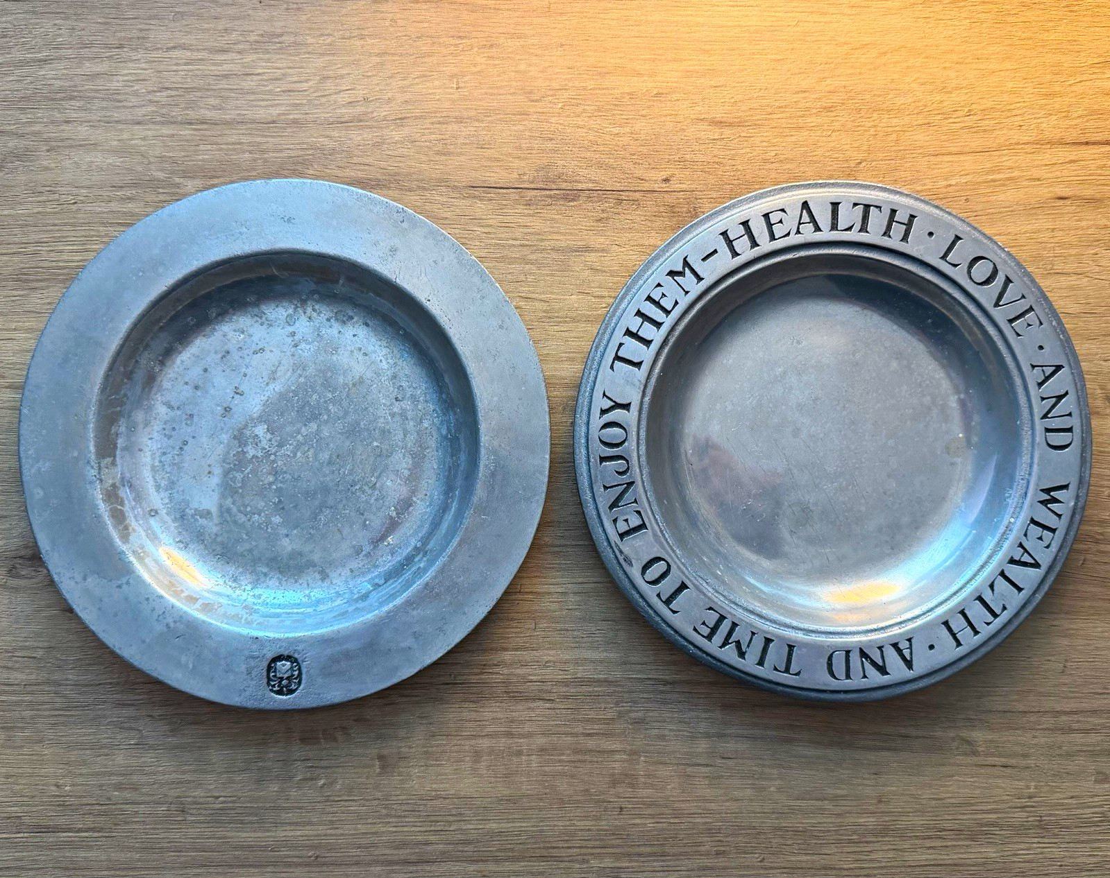 2 Vintage Wilton Columbia PA Metal Plates Health Love Wealth Motto 9\ 2 Vintage Wilton Columbia PA Metal Plates Health Love Wealth Motto 9\