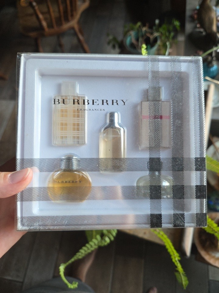 Vintage BURBERRY Fragrances 5 Mini EDP Box Set The Beat Brit Classic 4.5ml Rare