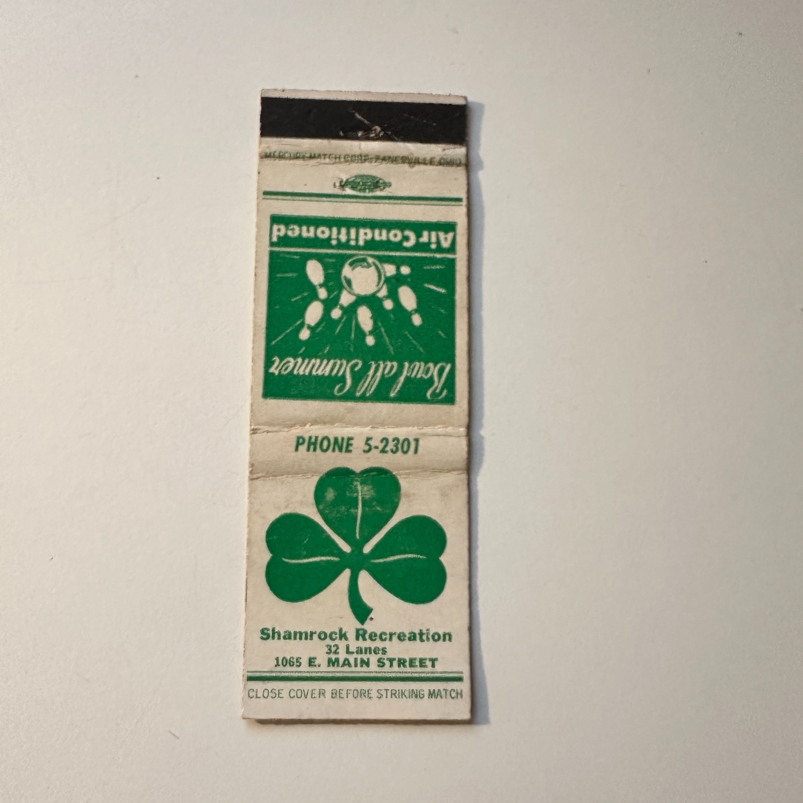 Shamrock Recreation 32 Lanes 1065 E Main Street Vintage Matchbook Cover 5MB126-1