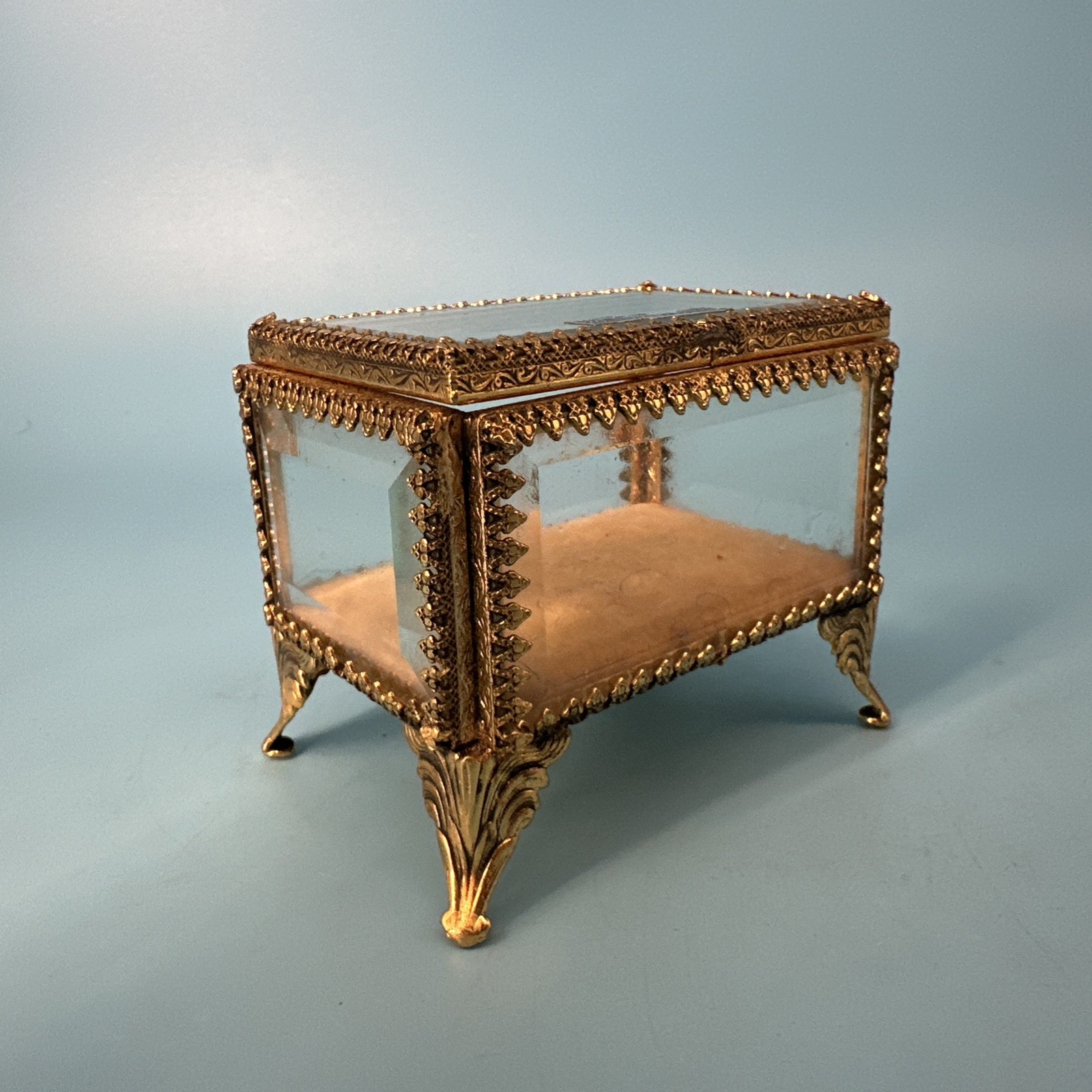 VINTAGE 24k Gold Plated/Beveled Glass/Ring/Trinket Box Metal Frame Ornate Feet
