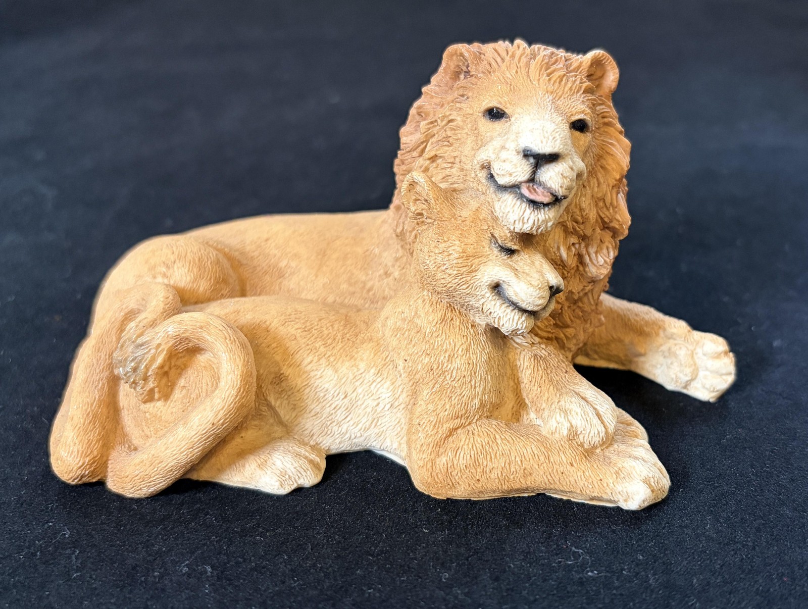 Vintage Castagna Resin Cuddling Lion Couple Figurine 1988 Made In Italy