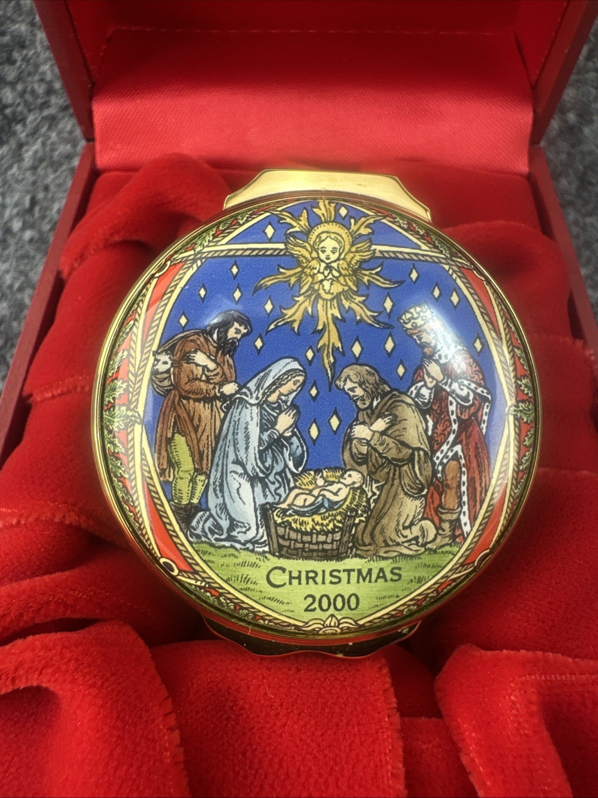 VINTAGE ENGLISH PORCELAIN ENAMEL HALCYON DAYS BOX CHRISTMAS 2000