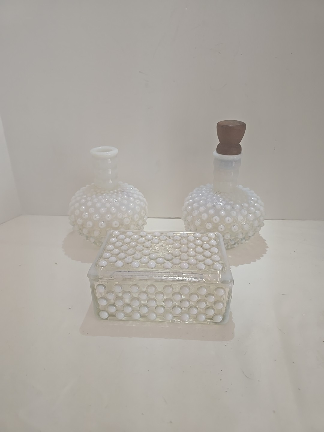 Vtg Fenton Opalescent Hobnail Moonstone Perfume Bottle X2 & Trinket Dish Vanity Vtg Fenton Opalescent Hobnail Moonstone Perfume Bottle X2 & Trinket Dish Vanity