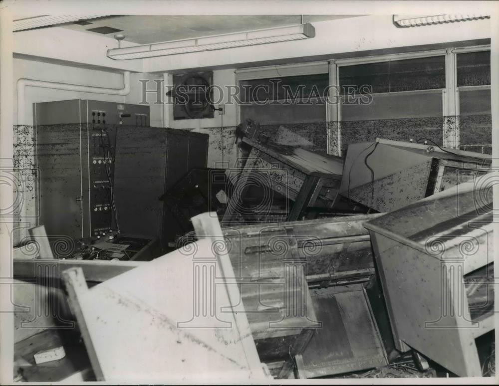 1959 Press Photo Instrument Room Basement of Case Tech Engineering Building 1959 Press Photo Instrument Room Basement of Case Tech Engineering Building