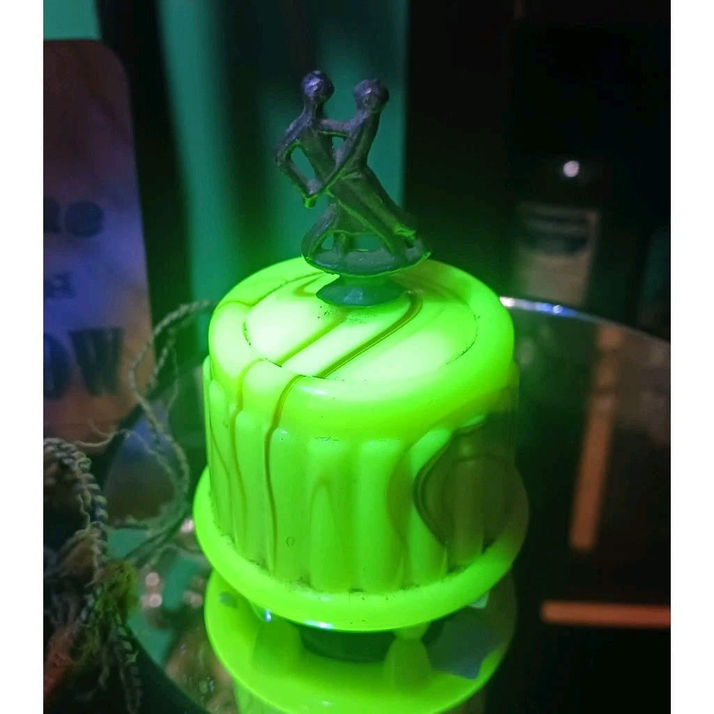 Rare Dancing Couple Akro Agate Uranium Glass Electric Table Lighter Houze Vidrio