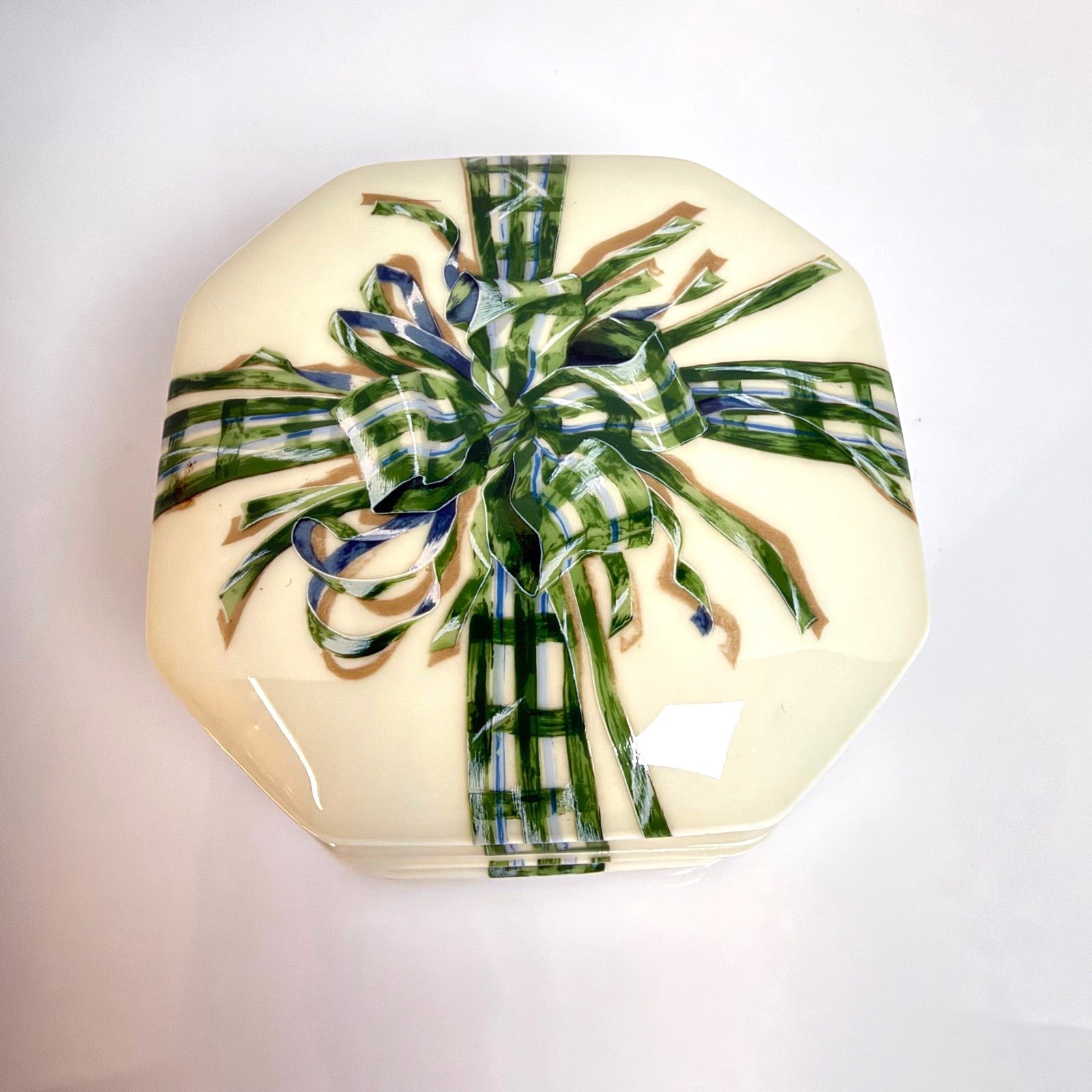 Phillipe Deshoulieres Limoges Trinket Box - Plaid Bow Xmas