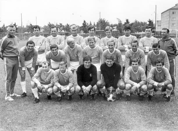 The team TSV 1860 Munich Back row from left Manfred Wagner Rudi Ko- Old Photo 1